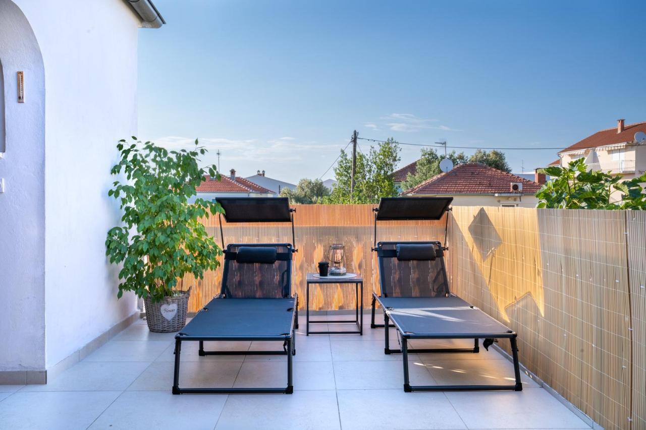 Apartment Paula With Private Jacuzzi And Parking- Near The Beach Задар Экстерьер фото